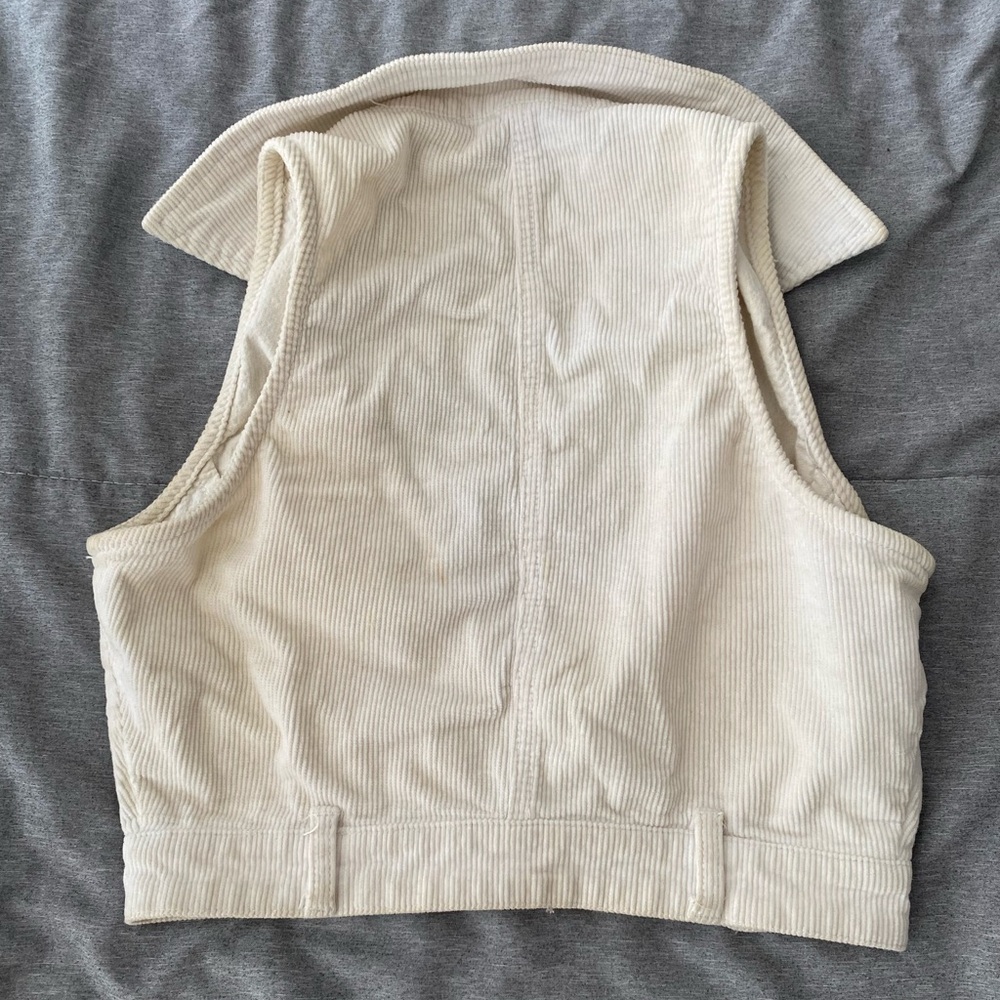 Brit Collared Cropped Top - Picture 9 of 9